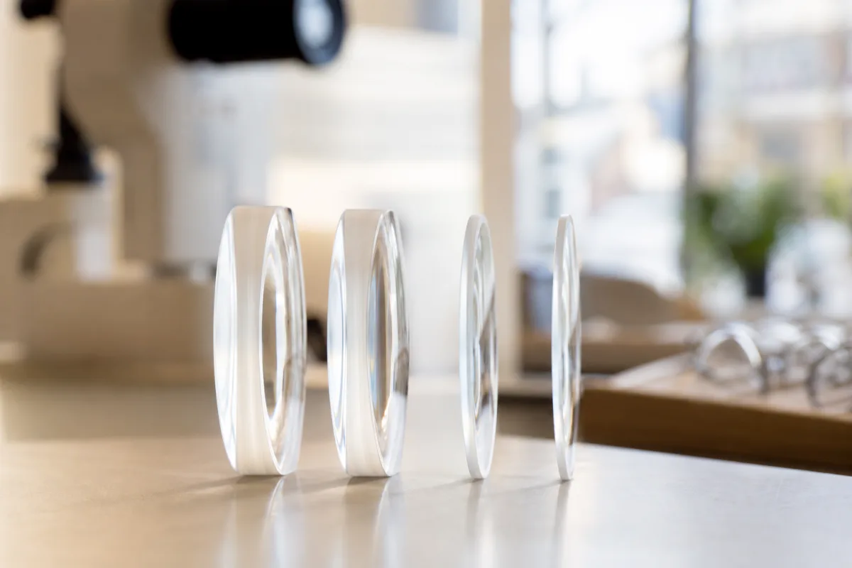 Redaktionell bild till artikeln Tunna glas och glasindex – 1.5, 1.6, 1.67 och 1.74
